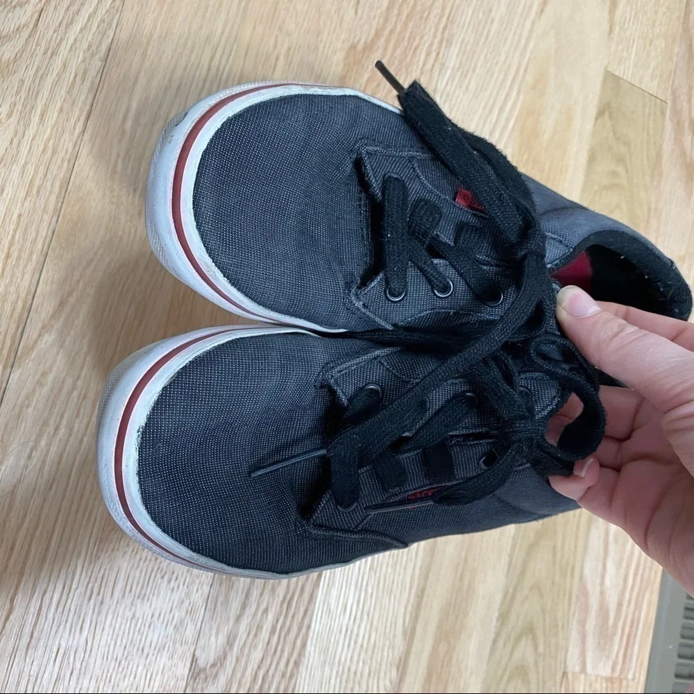 Vans Low Top Gray Sneaker Shoe Youth Kids Sz 2